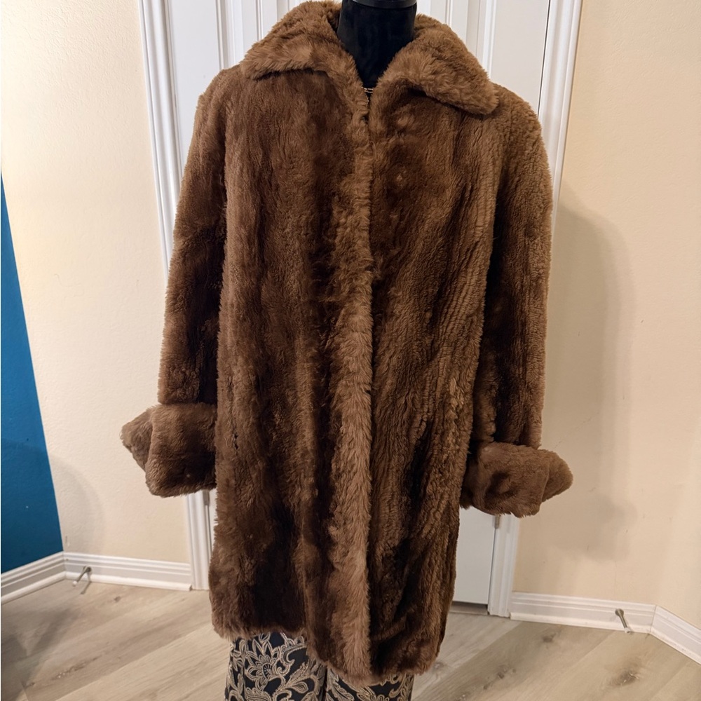 Vintage G. Fox & Co. Sheared Beaver Fur Coat | Plush Brown 70s Mid-Length